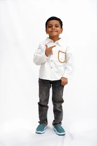 [C10] Boys’ Classic White Shirt with Contrast Pocket Detail