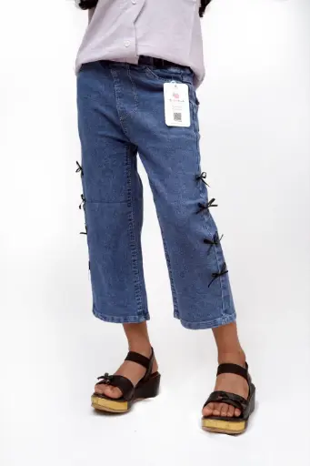 [C12] Girls’ Bow-Detail Cropped Denim Pants